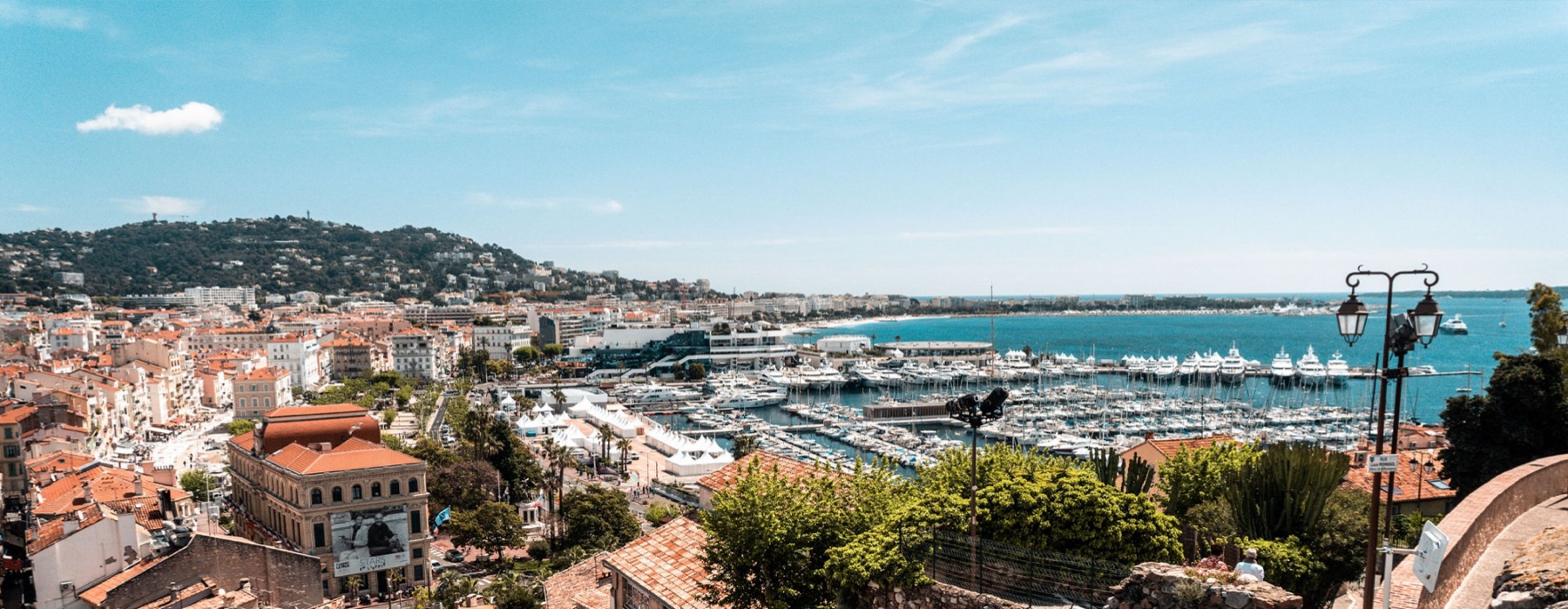 Vue de Cannes, du vieux port et de la baie